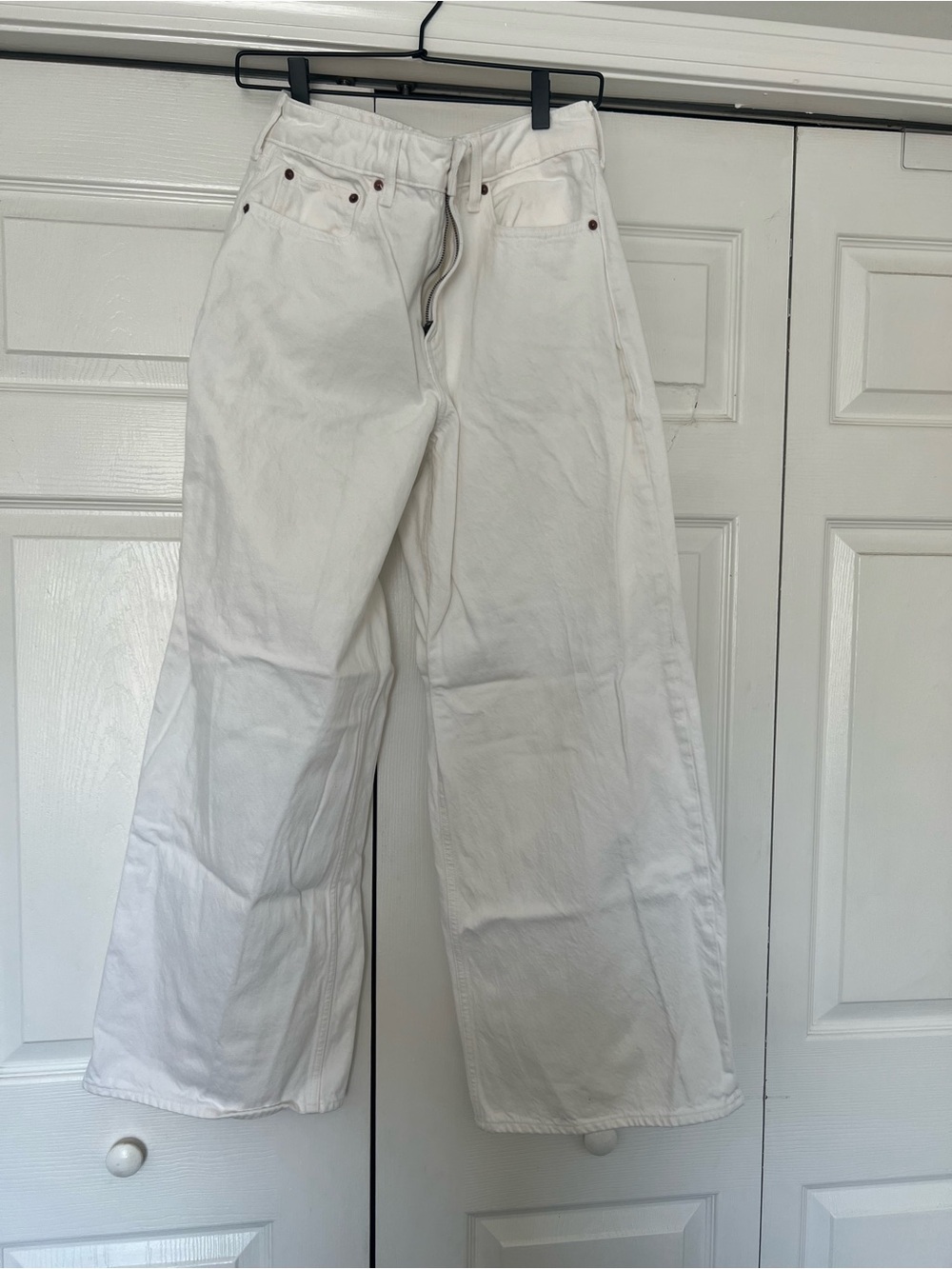 Abercrombie & Fitch High Rise Wide-Leg Jeans